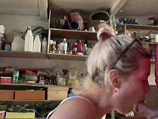 หนุ่มเย็ดตูดสาว18+ แรงๆ ในโรงรถพ่อ