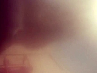 エドドッグが自宅軟禁中の巨尻ラティーナをアナルファック 😈