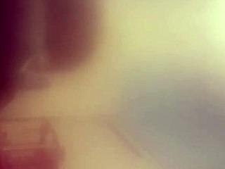 エドドッグが自宅軟禁中の巨尻ラティーナをアナルファック 😈