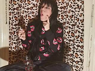 man, i’m lovin’ this goth girl smokin’ backstage!