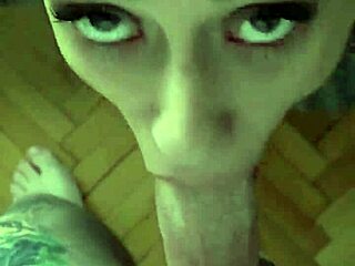 スレンダー美少女キャンディが跪いてフェラ顔射ホームメイド！