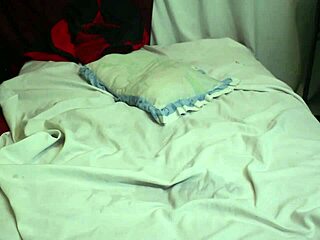 couple fucking pussy at home?