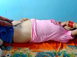 แฟนอินเดียท้องแก่โดนเลียอย่างนุ่มนวล