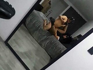 Latina en disfraz de Merlina es inclinada y follada duro