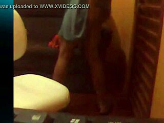 Pandora legs showcased in webcam session