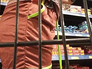 Cute Latina Subrinha Seducing Married Man In Market Deposit