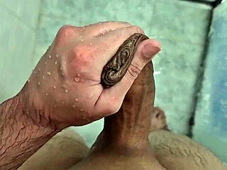 Vem tomar banho comigo e curtir um momento quente