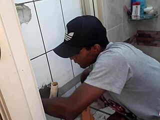 stretching my asshole with his BBC 😩