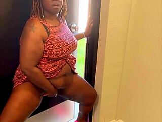 Nookiescookies Squirt And Masturbate To Orgasm In Public