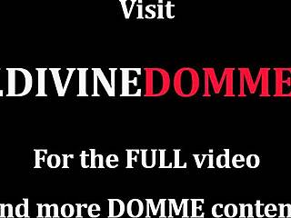 Femdom negra pega escravo com strapon antes de montar no pau dele