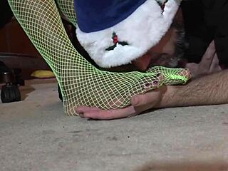 ebony amateur worships green fishnets in interracial domination scene