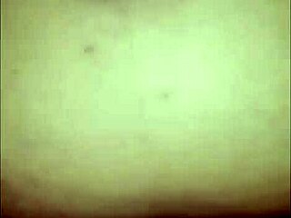 MILF Gemuk Kulit Hitam Dihajar Lesbian Kulit Putih Pakai Strapon!