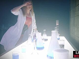 lezdom mistress punishes her bonded subject with queening