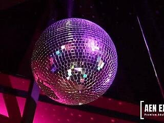 ガードJodi JamesをMFMスリーサムでMark SloanとBig Dickyとストリッピング、服引き裂き、モンスターディック