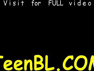 Kako ona uživa u tom masivnom kurcu?