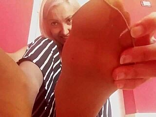 Help your stepmother relax with a foot rub and jerk off