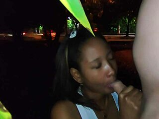 Hey, Kardeşimin Kız Arkadaşı Lauren Latina, Gizlilik İçin Beni Kamuya Açık Boşaltmak İster Misin?