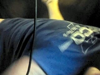 Bror presser stesøster til smug håndjobb med skyldfølelse