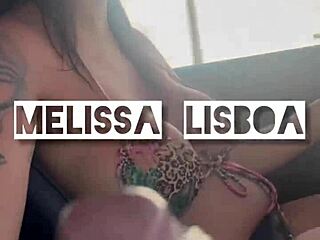 Intens suging av svart kuk i bil til cum i munn