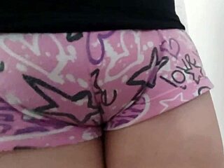 Wiesz o sekrecie mojej pracownicy? Teraz tyra nago w pracy jako kara!