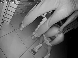 cabalgando a mi hermanastro indio con final de corrida interna 😏