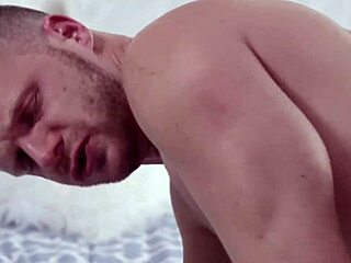 熱いBBCが黒人ゲイのツインクを激しい人種混合で支配