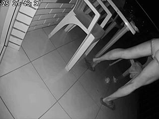 Follé duro en el culo a la esposa de un amigo