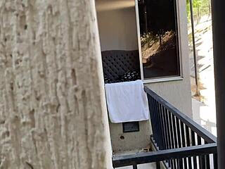 Aku pulang ada orang asing ngikutin, akhirnya aku biarin dia ngentot keras