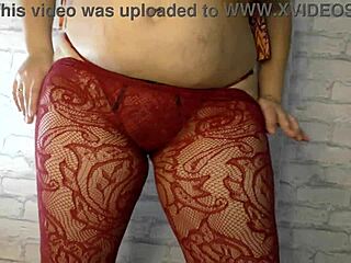 Ik ben zo verscheurd om deze vreemdgaande vrouw te zien teasen met grote borsten