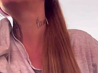 Eu Na Academia Fazendo Um Cardio Me Deu Muito Calor Tirei A Camiseta E Fiquei De Suti� O Tes�o Era Grande Bucetinha Toda Molhadinha