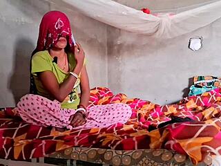 Desi Indian mami seduced for quick doggystyle