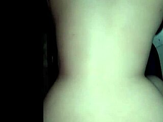 Saya tunggu isteri keluar supaya jiran bontot besar boleh isi pepek dengan air mani POV