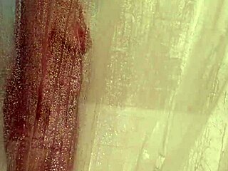 mandeezy4u2 bathes in shower with masturbation