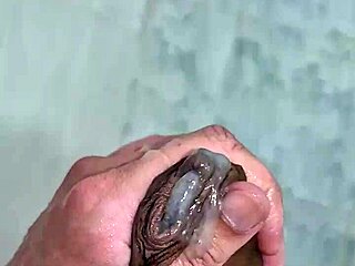 Şirin Brezilya amatör komşular için duşta boşalıyor