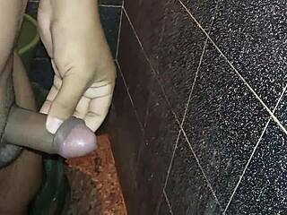 i went to the shower to masturbate nicely