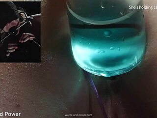 Violet Bee อดทน enema ชักคอและอาเจียนในฉาก submissive ชาวอังกฤษ