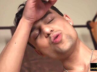 euro jock finishes workout with twink.