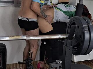 Saitko kiinni henkilökunnan kanssa kaupan takahuoneessa?