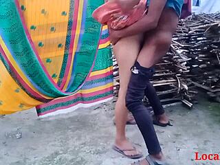 Desi Indian Bhabi Handjob And Hardcore Outdoor Sex With Mature Webcam Action