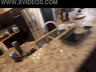 Viettelen foster-lesbo-äitipuolia Coco Vandi Mandy Rhea Osa 1