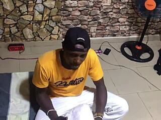 Amateur Pussy Pumping With Monster Cock