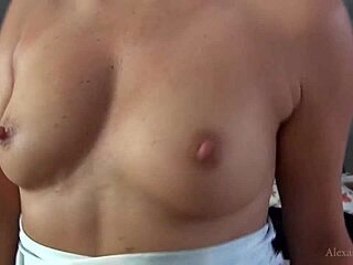 เฮ้ย คนแปลกเสี่ยงโชว์ควยใหญ่ในที่สาธารณะไม่สนใจ! ต้องดูแอ็กชั่นเฮนไตป่าเถื่อนนี้