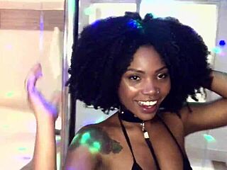 키아라가 데비 앞에서 큰 자지 뜨겁게 박아