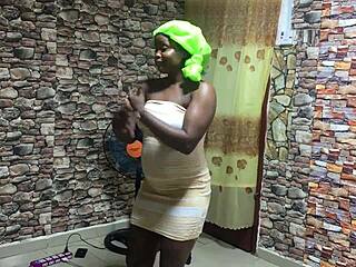 Amateur Pussy Pumping With Monster Cock