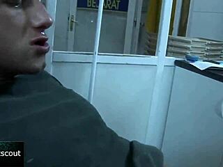 Troia Italiana Scopata nel Corridoio del Supermercato