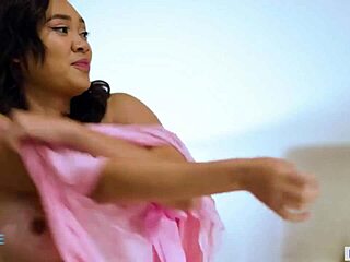 Babe Kau Sangat Superstitious Aku Nak Kongkek - Hazel Grace dan Madi Laine