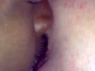 Eating pussy like it was the last meal over with milf mommy oral lick