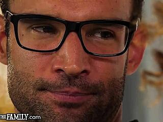 아웃오브더패밀리 귀여운 에보니 스텝딸이 스텝딜프 타