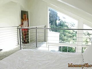 Anak Tiri Puaskan Milf di Film Lengkap 😘