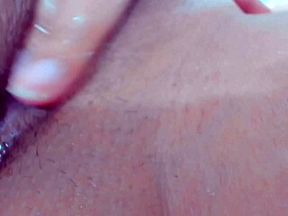 latina girl with huge ass sparks webcam emotions